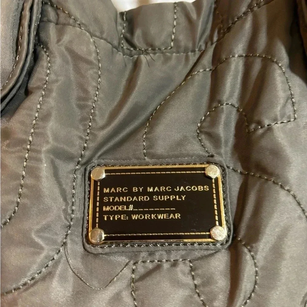 Marc by Marc Jacob’s gray quilted nylon hobo handbag